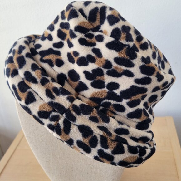 Lands' End Accessories - Leopard Print Fleece Bucket Hat (Size S/M)